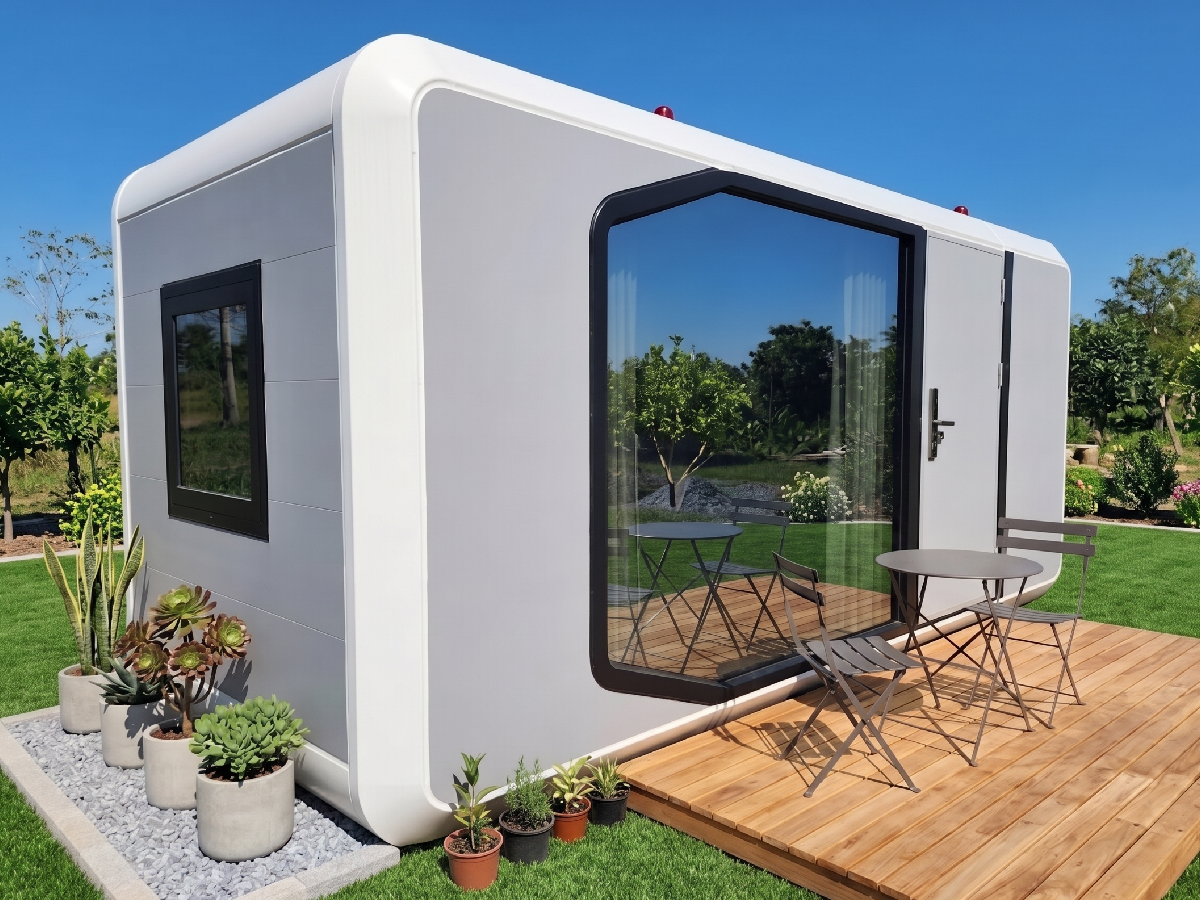 Modelo Smart Compact da ModuCasa em cenário externo